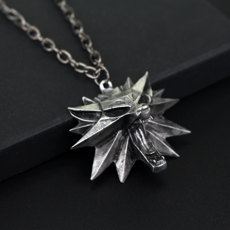 Collier pendentif tête de loup - Wildman Hunting & Outdoor Price List avis et prix